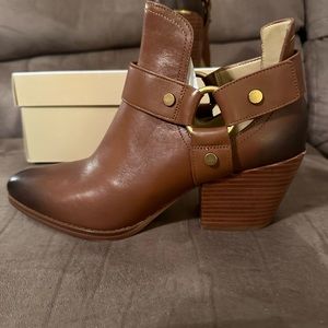 Michael Kors Pamela Bootie size 8.5